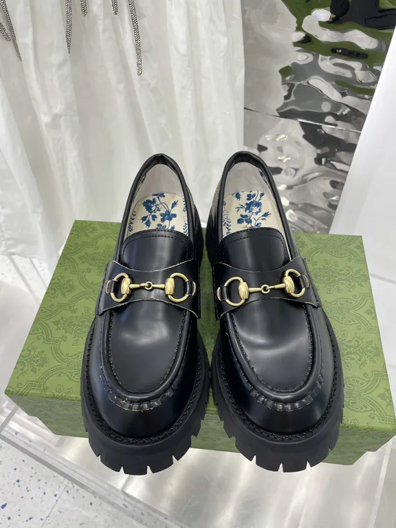 Gucci Shoe 